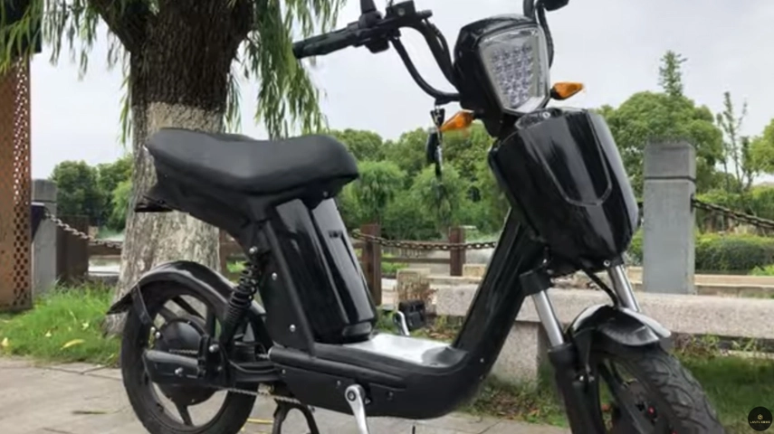 Popular Scooter eléctrico de cercanías con pedales