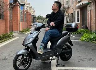 Scooter eléctrico con pedales para adultos: una nueva opción para viajes ecológicos